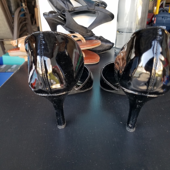 Women's Black Patent Leather Heels - Picture 2 of 4